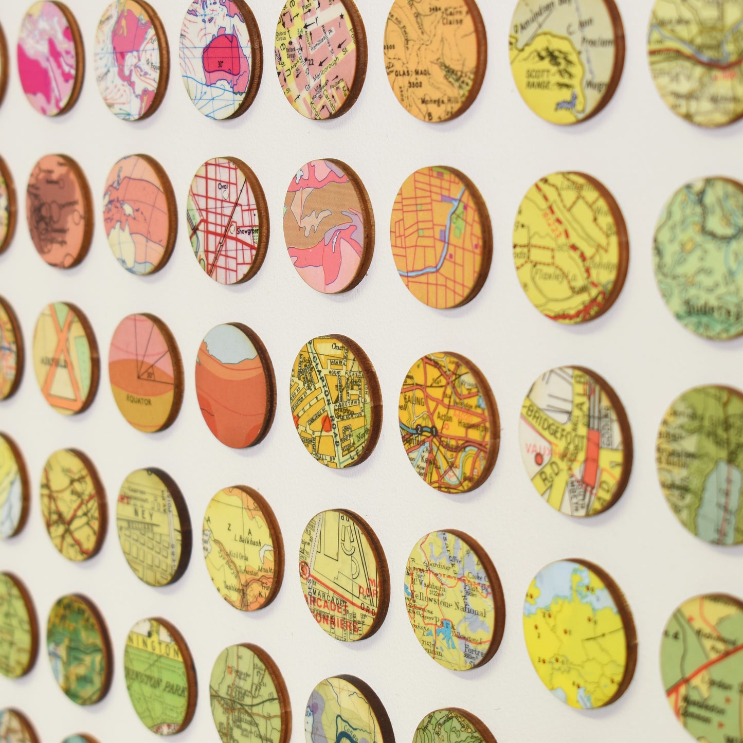 Three Hundred and Twenty Four World Map Dots Concentric Squares Rainbow
