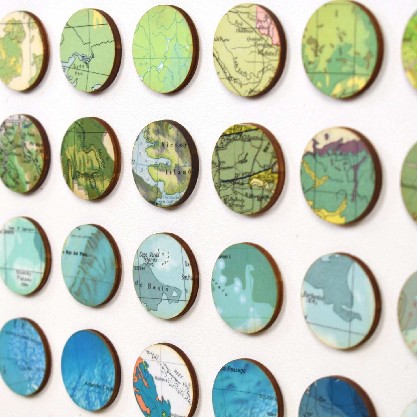 Three Hundred and Twenty Four World Map Dots Rainbow