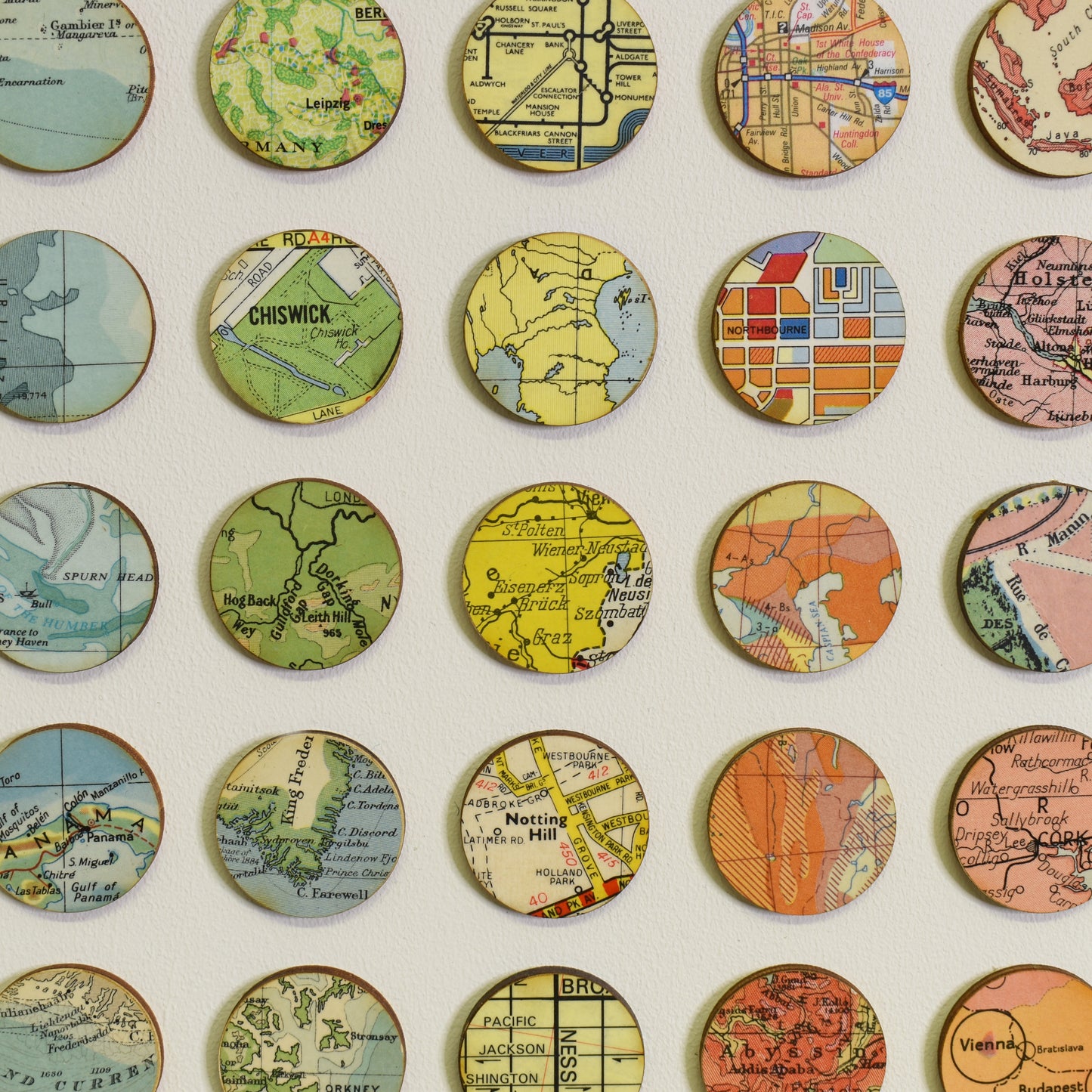 Three Hundred and Twenty Four World Map Dots Concentric Squares Rainbow