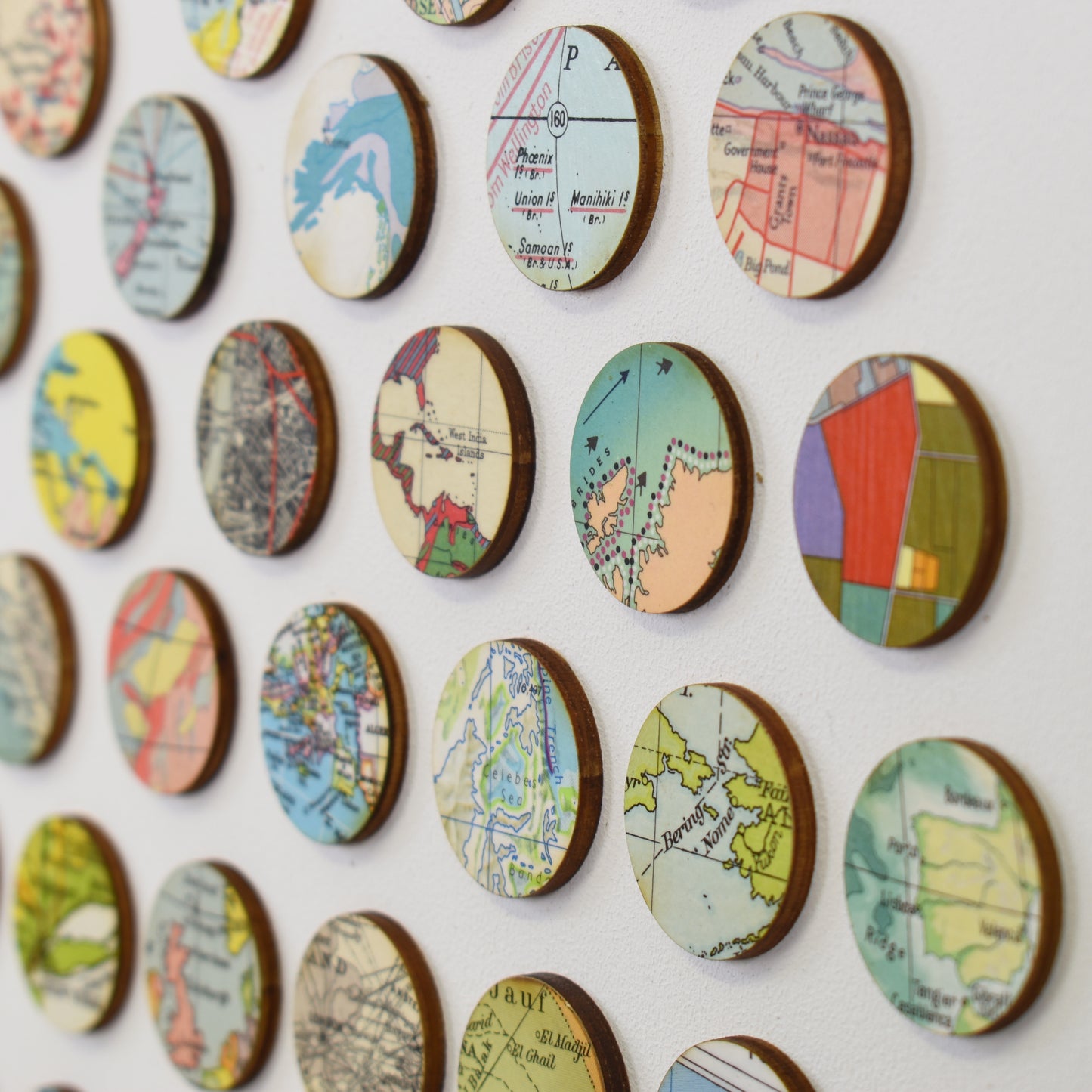 Vintage World Map Dots Collage, Large Circle